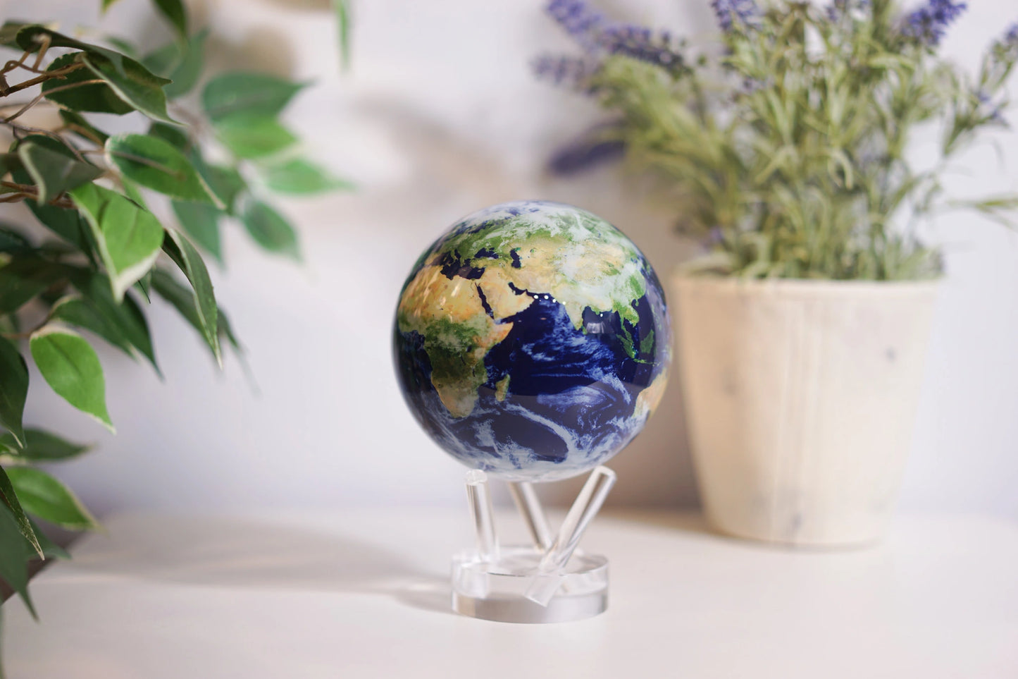 MOVA GLOBE_EARTH WITH CLOUDS