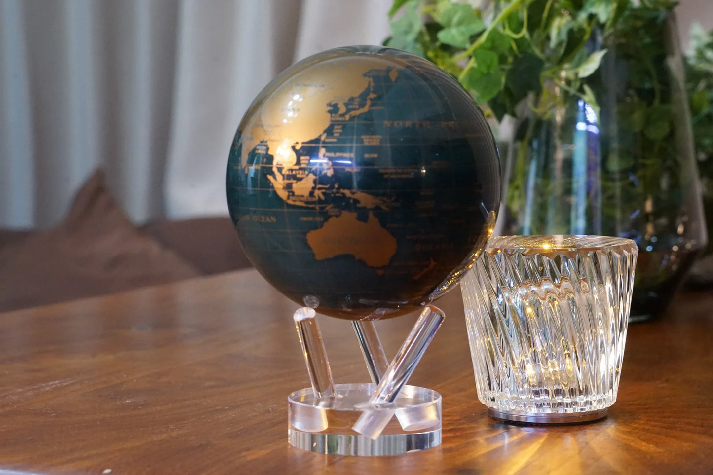 MOVA GLOBE_GREEN AND GOLD